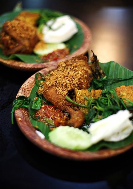 ayam penyet ibu rohaya 1 ayam penyet ibu rohaya