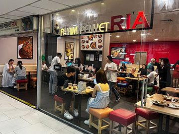 ayam penyet ria lucky plaza