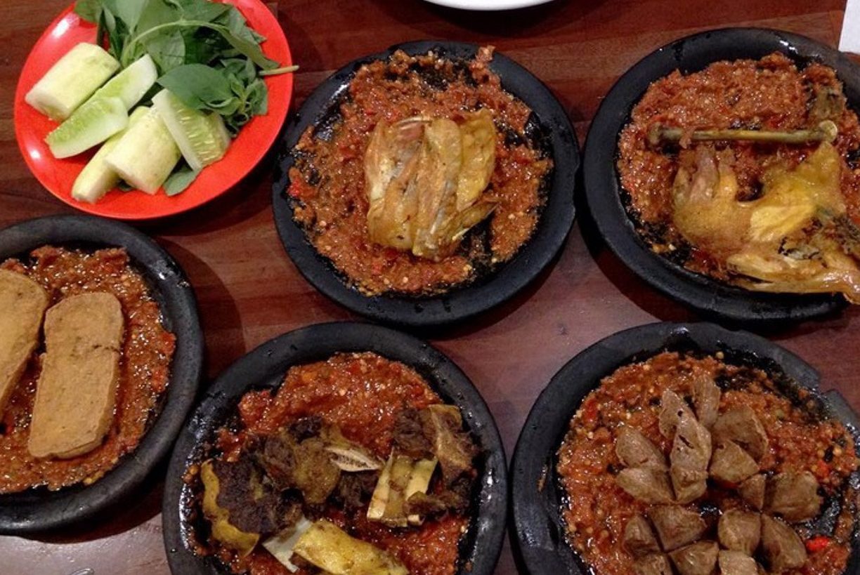 ayam penyet terbaik di buloh kasap