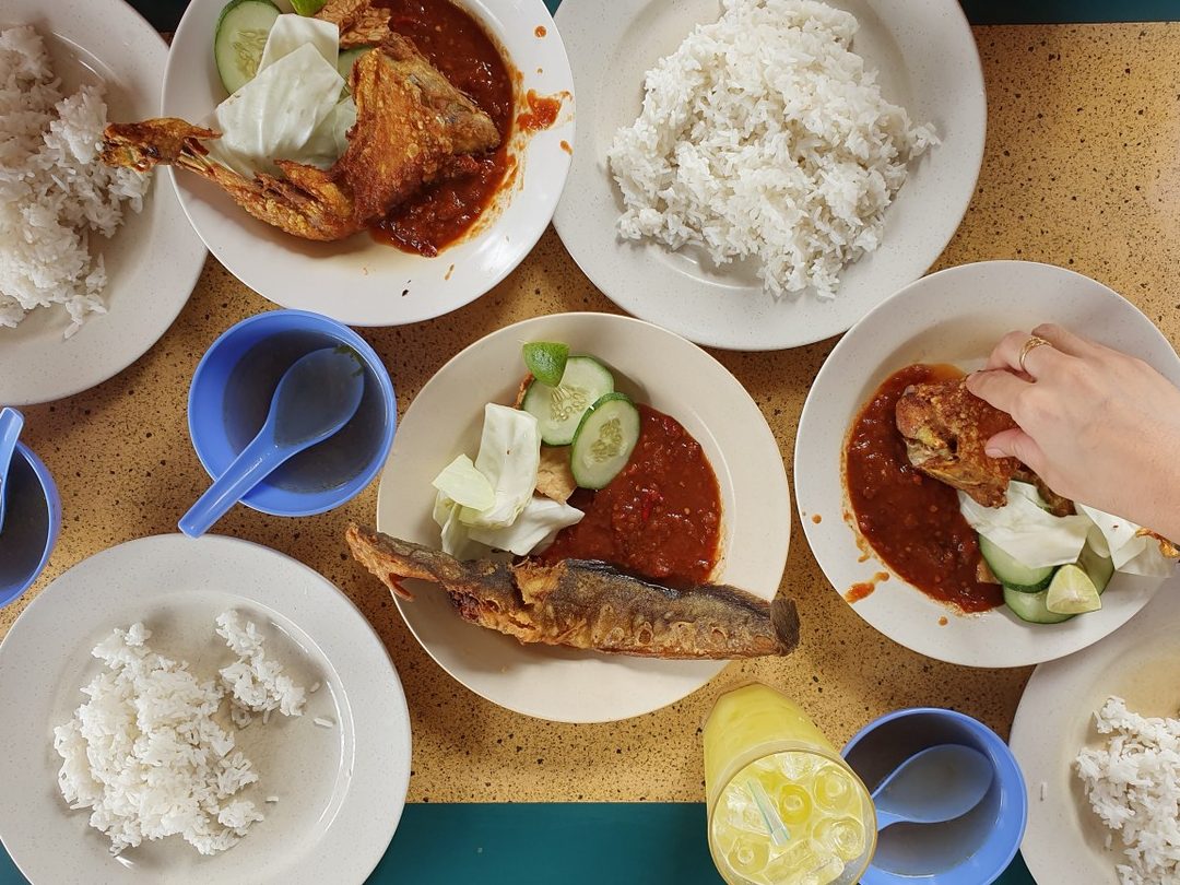ayam penyet terbaik di kampung bukit baharu