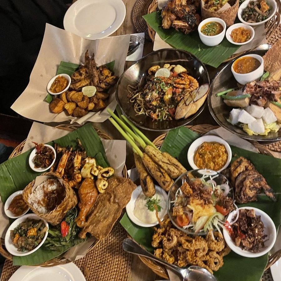 ayam penyet terbaik di kampung tanjung karang