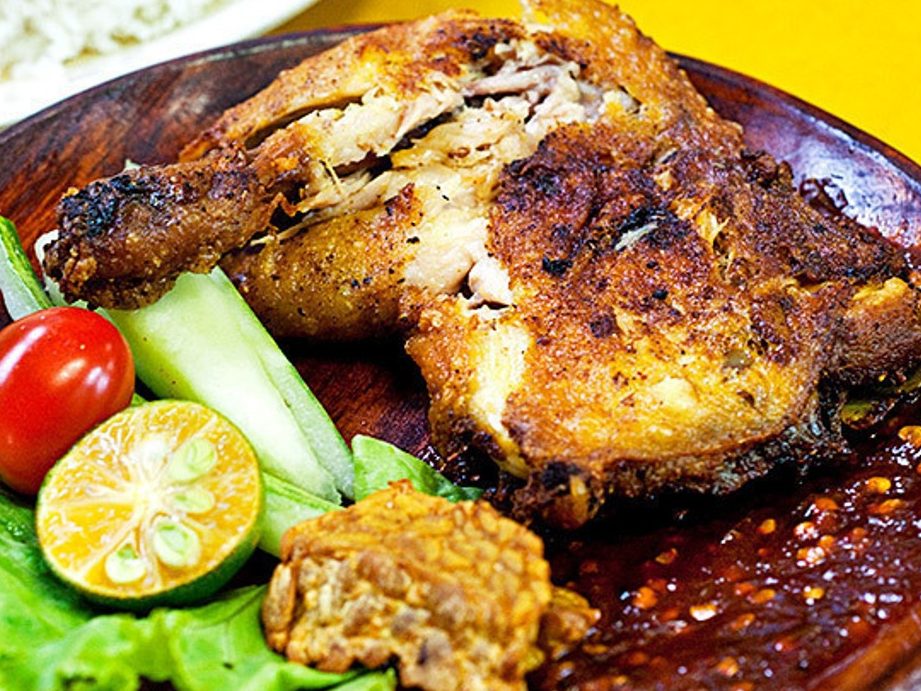 Ayam Penyet Terbaik di Padang Mat Sirat 1 ayam penyet terbaik di padang mat sirat