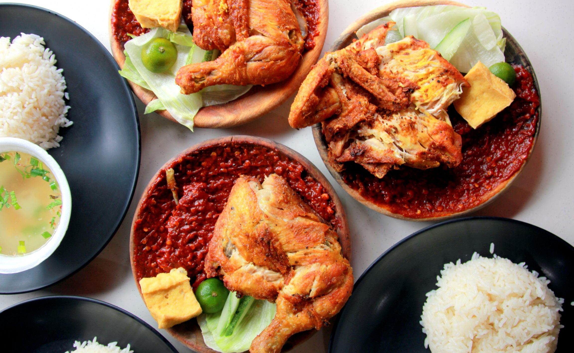 ayam penyet terbaik di pantai remis