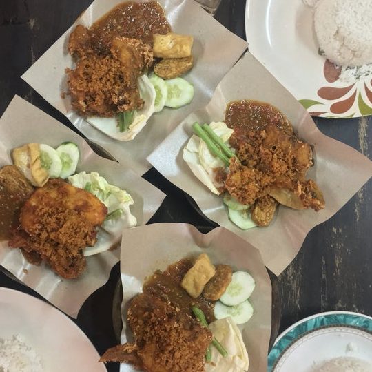 ayam penyet terbaik di petaling jaya