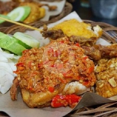 deni catering ayam penyet