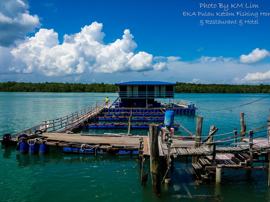 eka pulau ketam fishing home and restaurant