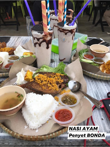 Warung Nasi Ayam Penyet Bonda