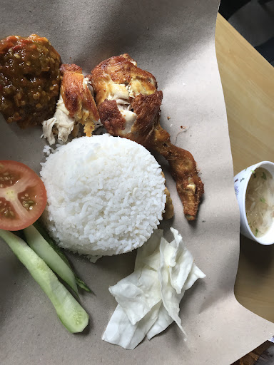 Ayam Penyet Mamagee
