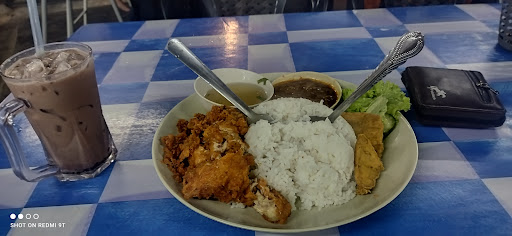 Warung Si Penarik Beca Warung Si Penarik Beca