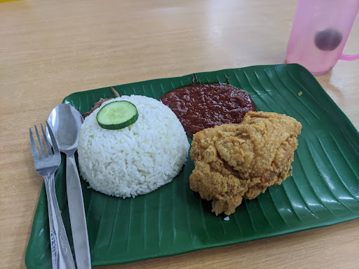 AYAM PENYET PAK RAHMAN