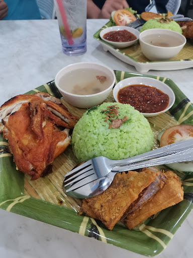 K&R RESTORAN AYAM PENYET RASA KAMPUNG K&R RESTORAN AYAM PENYET RASA KAMPUNG
