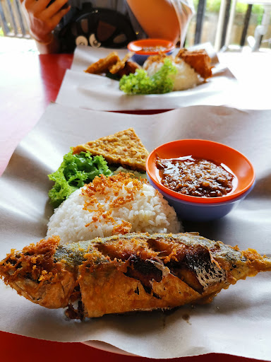 Restoran Ayam Penyet Bakar