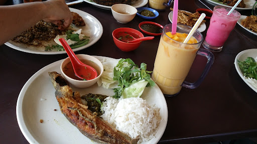 Wak Nuar Ayam Penyet