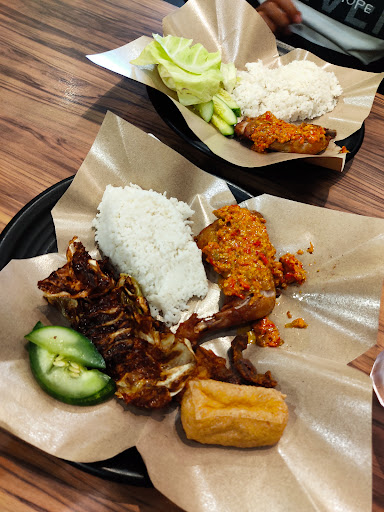 Ayam Gepuk Pak Gembus (Kuantan)