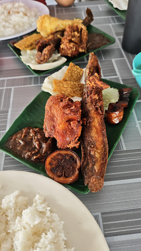 Pecal Relau Ibu Aminah