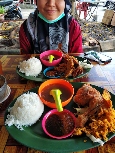 Ayam Penyet