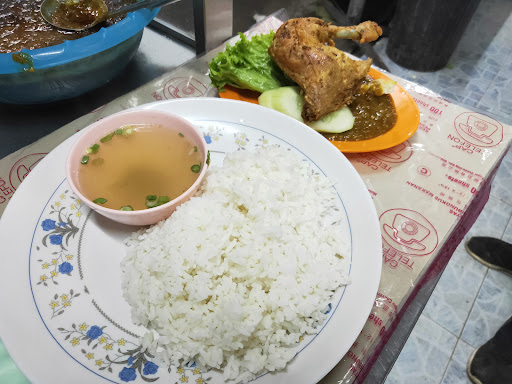 Kedai Bang Yusup Bakso Antri