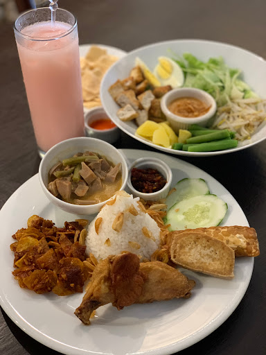 Around The World Café and Restaurant / Asian Western Fusion Food