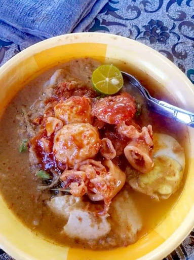 Warung Mama and Family