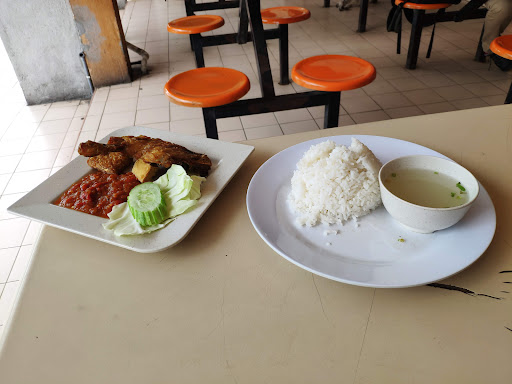 Jun Corner Ayam Penyet Melawati