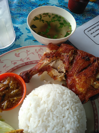 Gerai Nasi Ayam Penyet Kak Nor