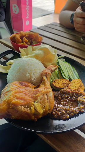 Ayam Gepuk Ganteng