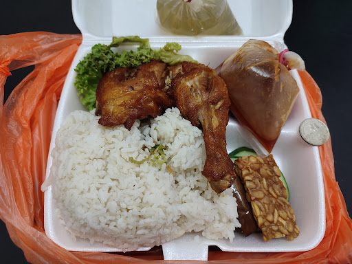 Ayam Corner, Jalan Melati, Kg Tersusun Pengkalan Pegoh, Ipoh, Perak Ayam Corner, Jalan Melati, Kg Tersusun Pengkalan Pegoh, Ipoh, Perak