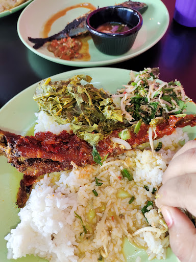 RESTAURANT WARISAN KELUARGA ( RWK )