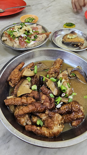 Chan Siew Heng Claypot Rice Chicken 陈少卿瓦煲鸡饭