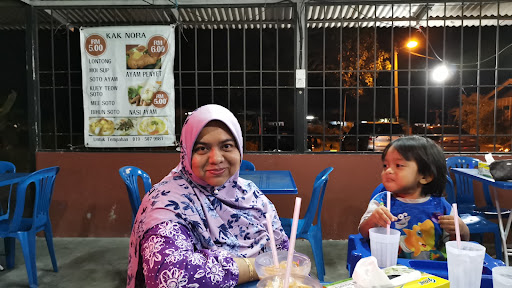 Kak Nora Ayam Penyet