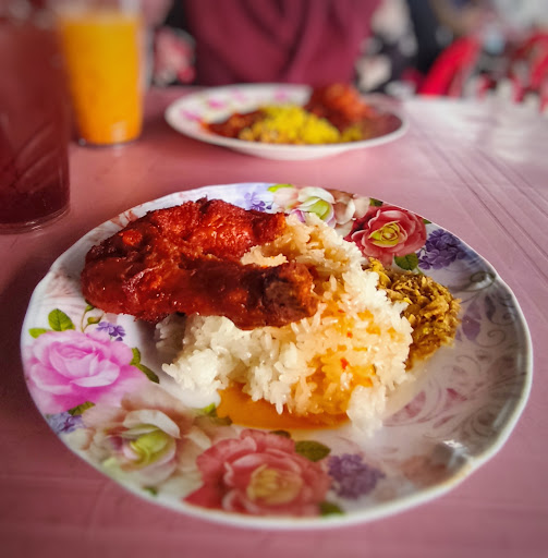 IDA PULUT AYAM DAN LAKSA LEMAK