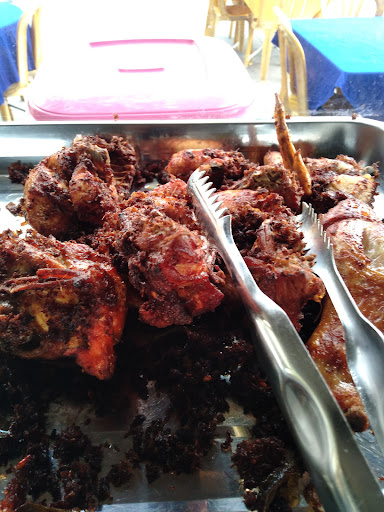 Ijat nasi lemak kukus ayam berempah