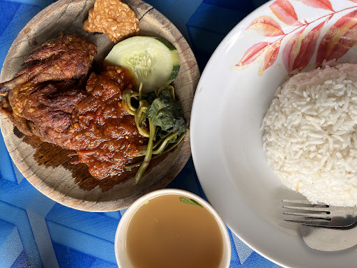 Warung Ayam Penyet Kg Abu Bakar Baginda