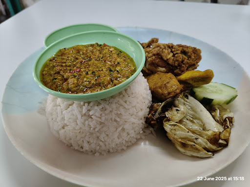 Ayam Gepuk dan Ayam Penyet Medan