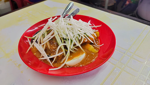 Diaz Signature (Mee Goreng Plate, Rojak Ayam, Ayam Penyet @ Fauziah Food Court