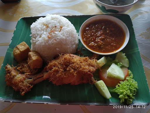 Ayam Penyet Taming Sari