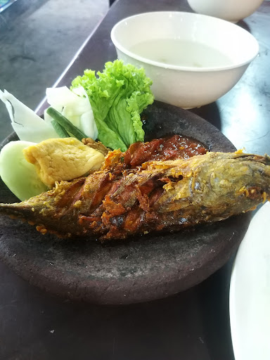 Nasi Ayam Penyet Istimewa Rashidah