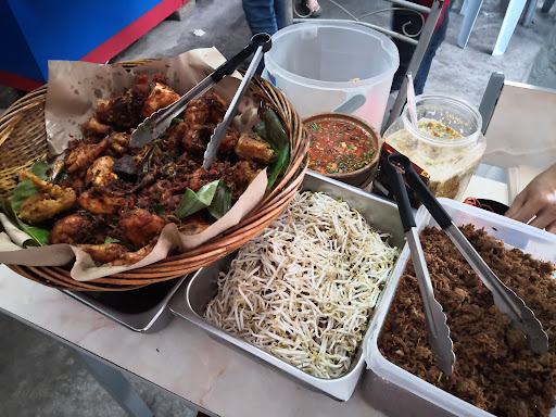 Warung Abah & Ma (Kak Long)