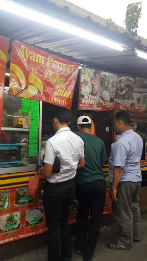 AYAM PENYET PUTRY INTAN