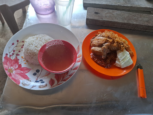 AYAM PENYET GADO GADO AYAM PENYET GADO GADO
