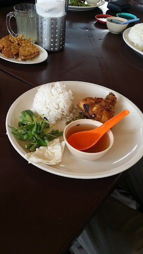 Wak Nuar Ayam Penyet