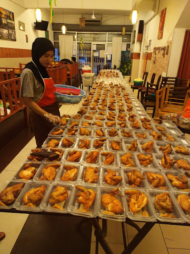 Ayam Penyet Tristar