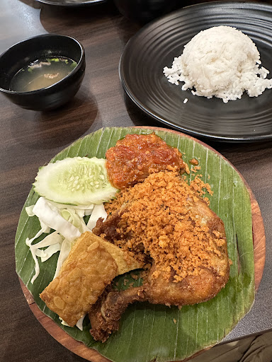 AYAM PENYET AP (Empire Subang)