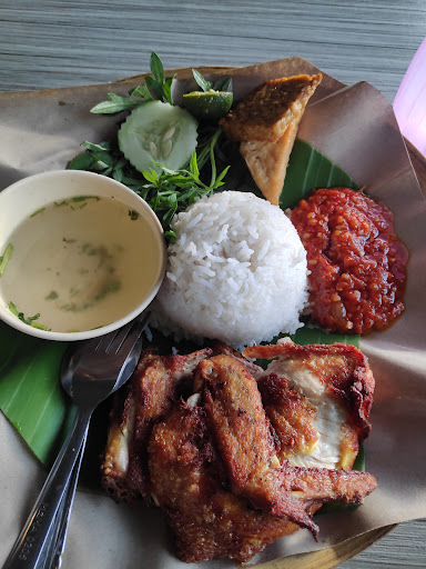 Pondok Ceri Famous Ayam Penyet