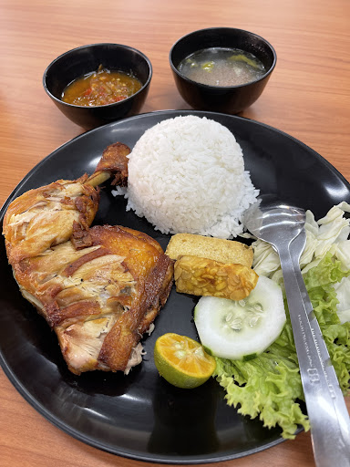 Ayam Penyet (by Restoran OMJ)