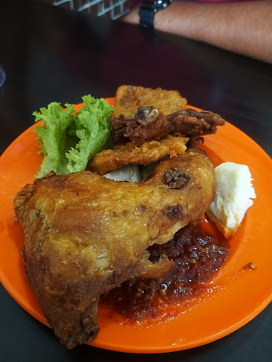 Ayam sambal pletos