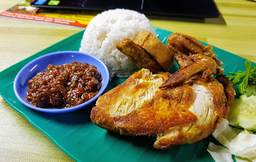 Warung Top Ten (Ayam Penyet)
