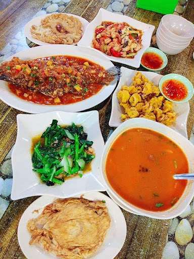 Dee Beach Tomyam Seafood, Mersing. Dee Beach Tomyam Seafood, Mersing.