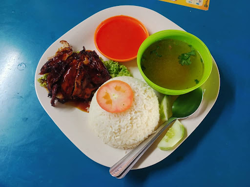 Ayam Penyet Yusnain