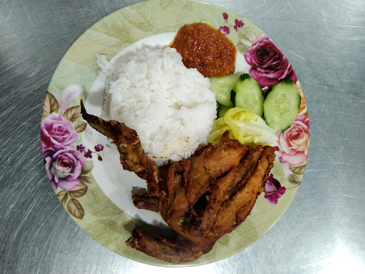 Warung Sate Kambing & Ayam Penyet
